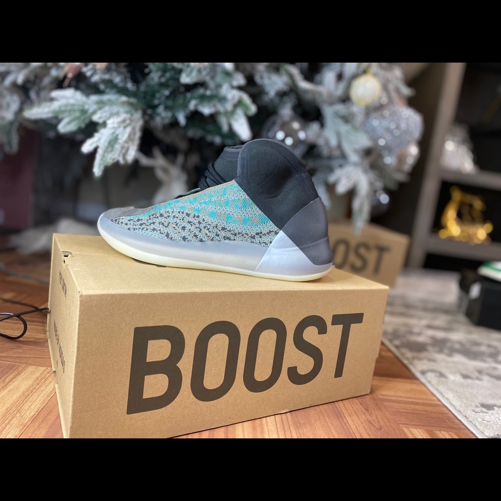 Yeezy quantum teal blue sz11.5 BRAND NEW!!!